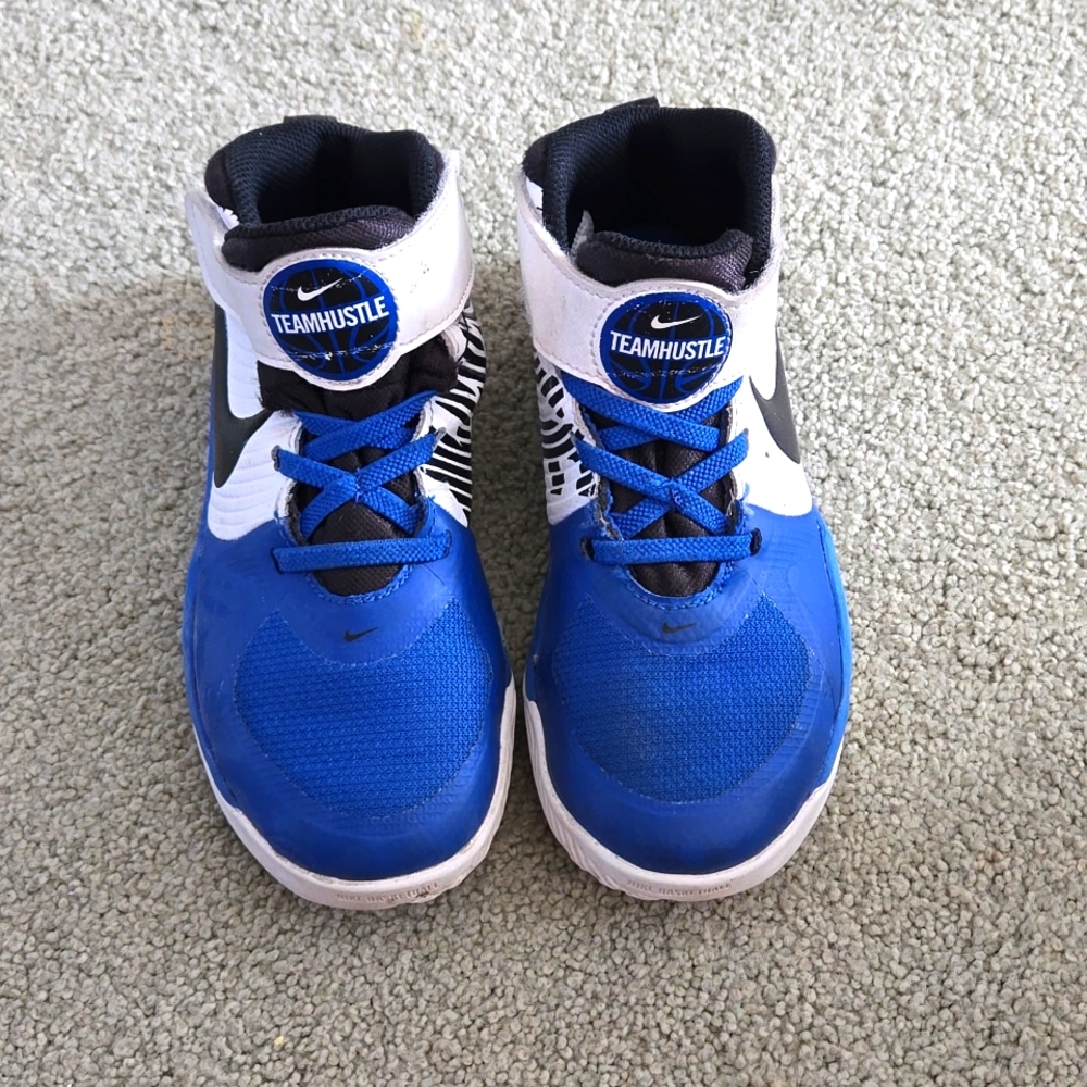 Boys Nike team Hustle
